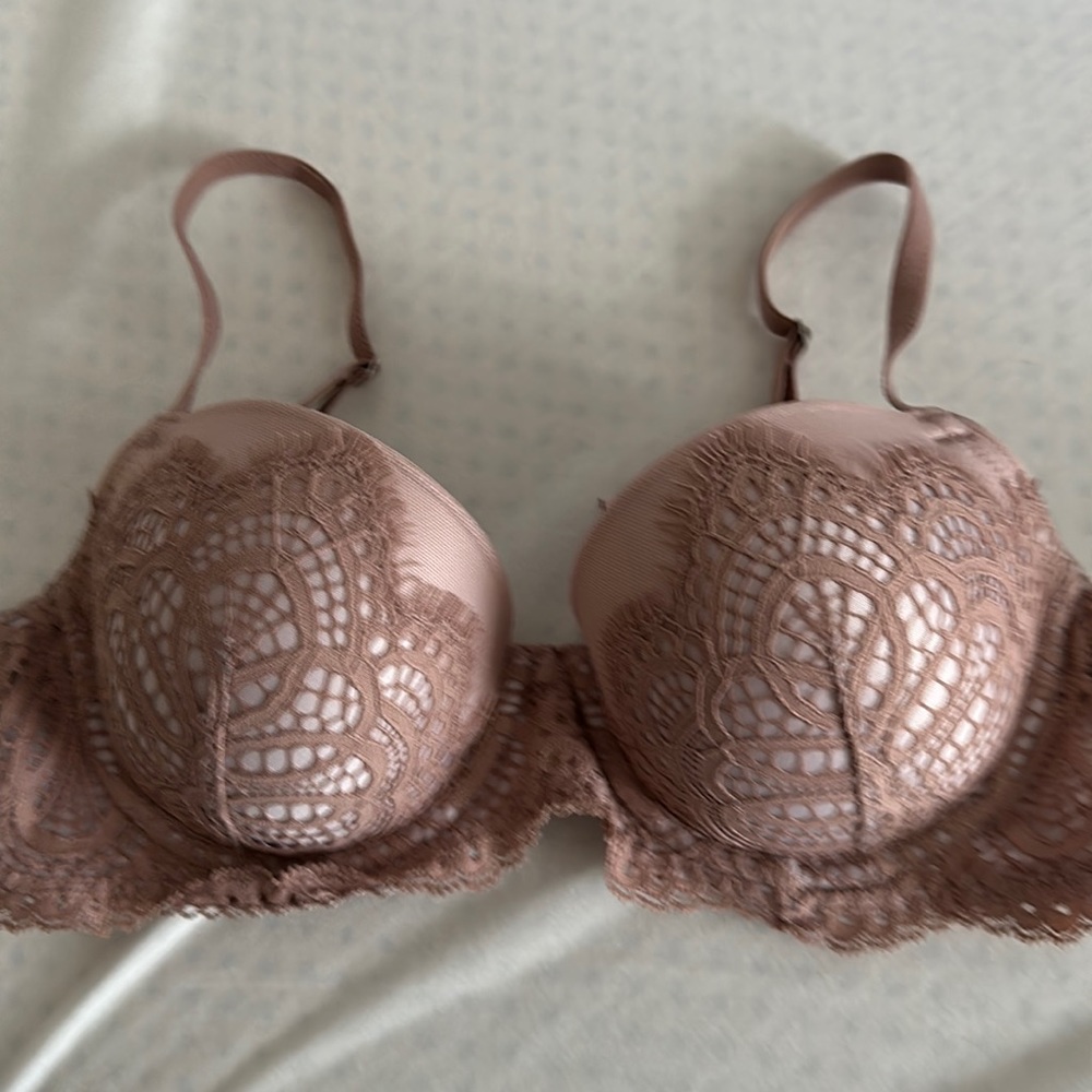 Victoria Secret Dreams Angels Soft Lace Bra